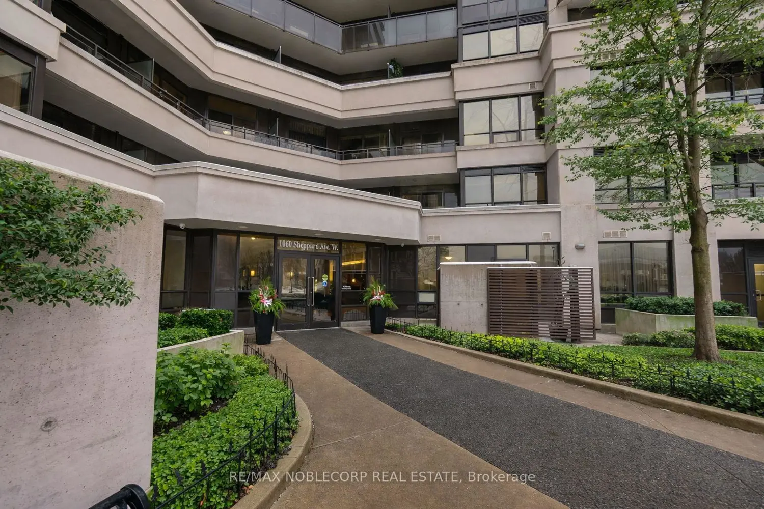 1060 Sheppard Avenue 917