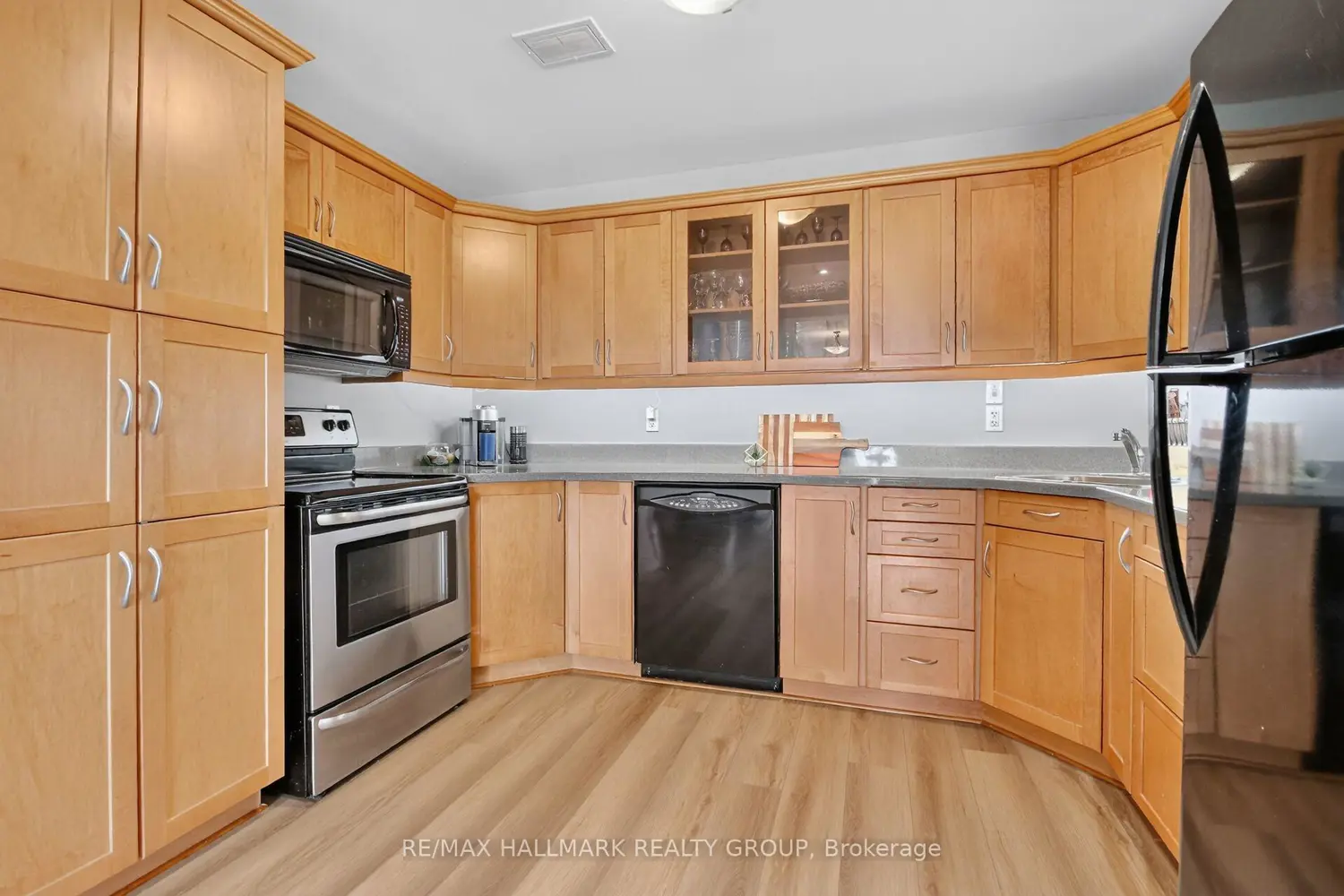410 King Street 7 photo 5