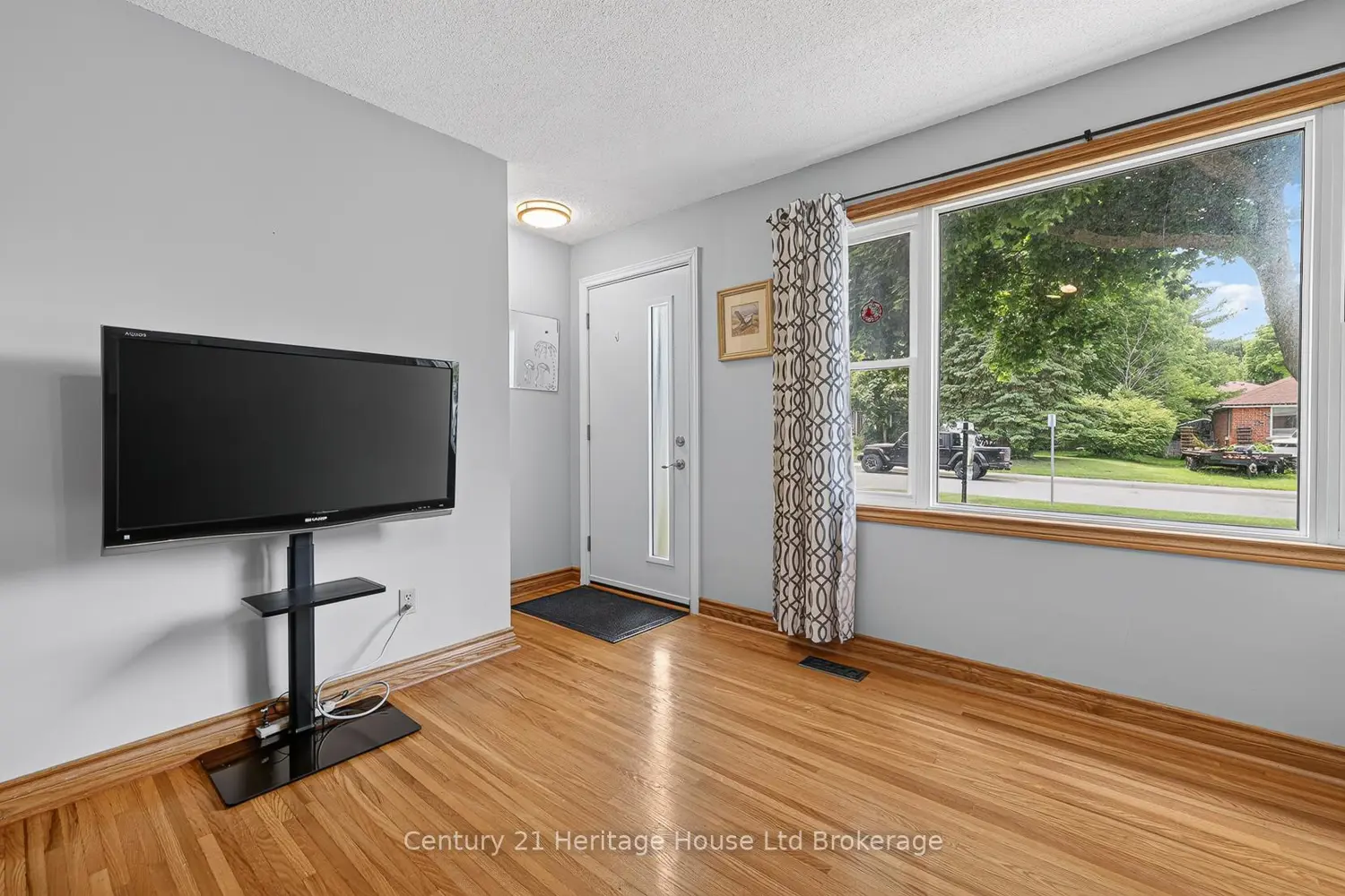209 Butler Street photo 5