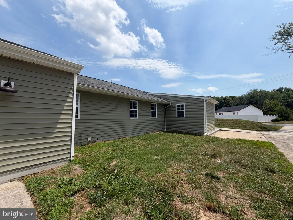 18658 Cool Spring Rd, Milton, DE 19968