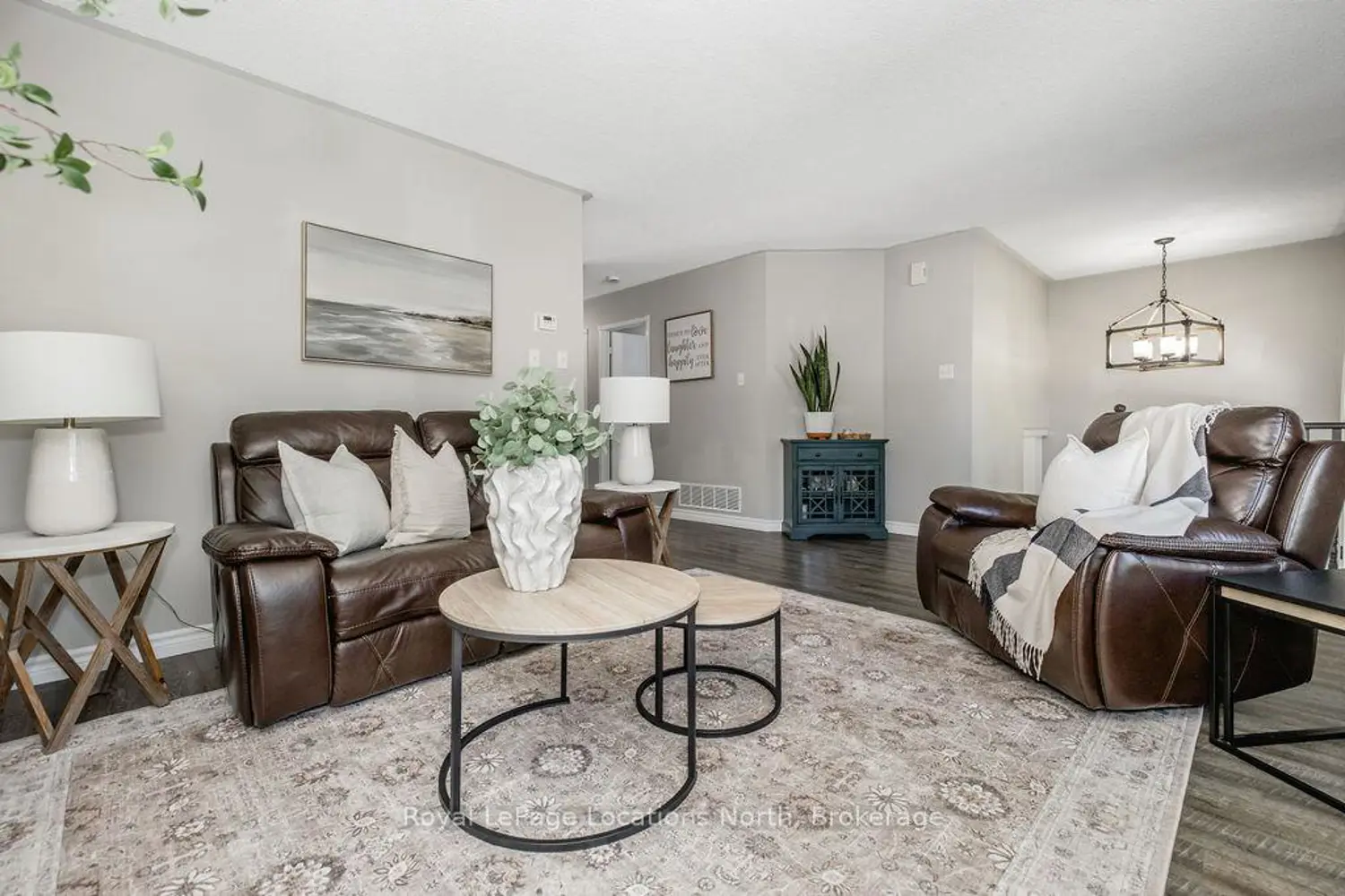 73 Fernbrook Drive photo 4