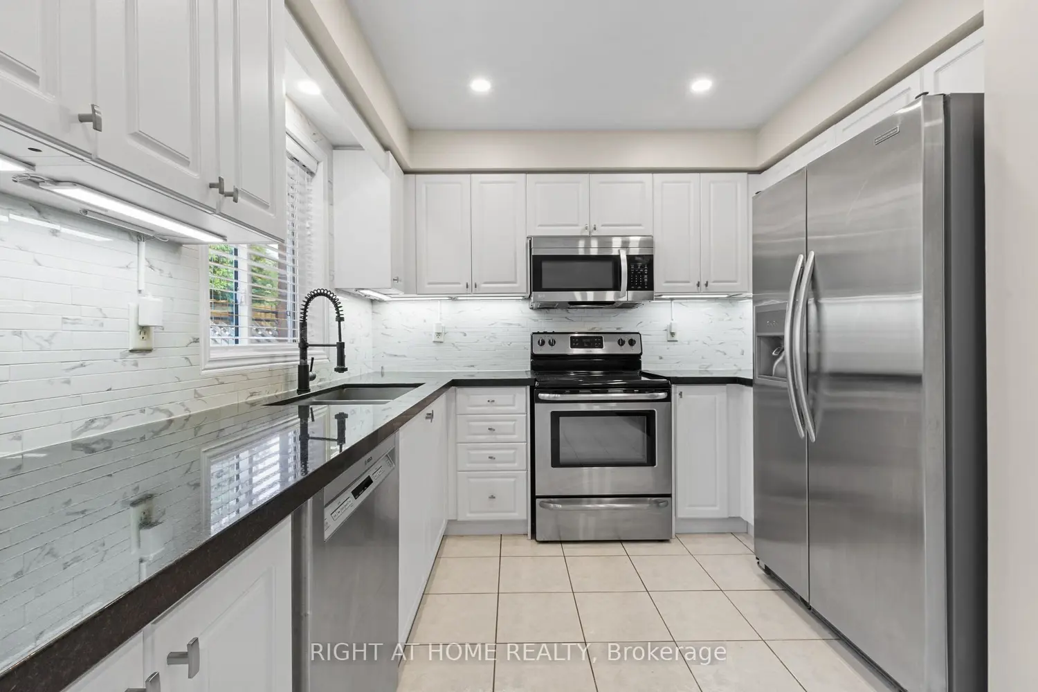1811 Creek Way photo 5
