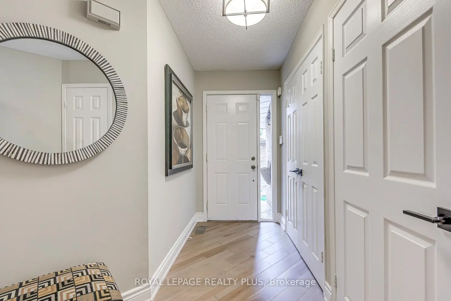 3209 Wilmar Crescent photo 2