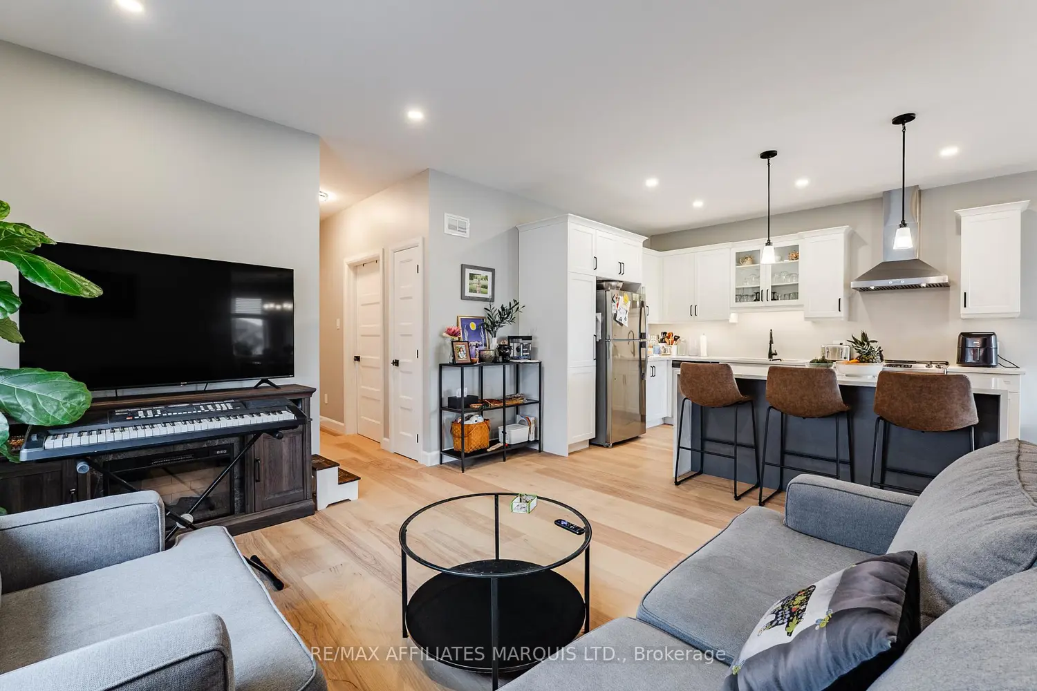 73 Portland Drive photo 5