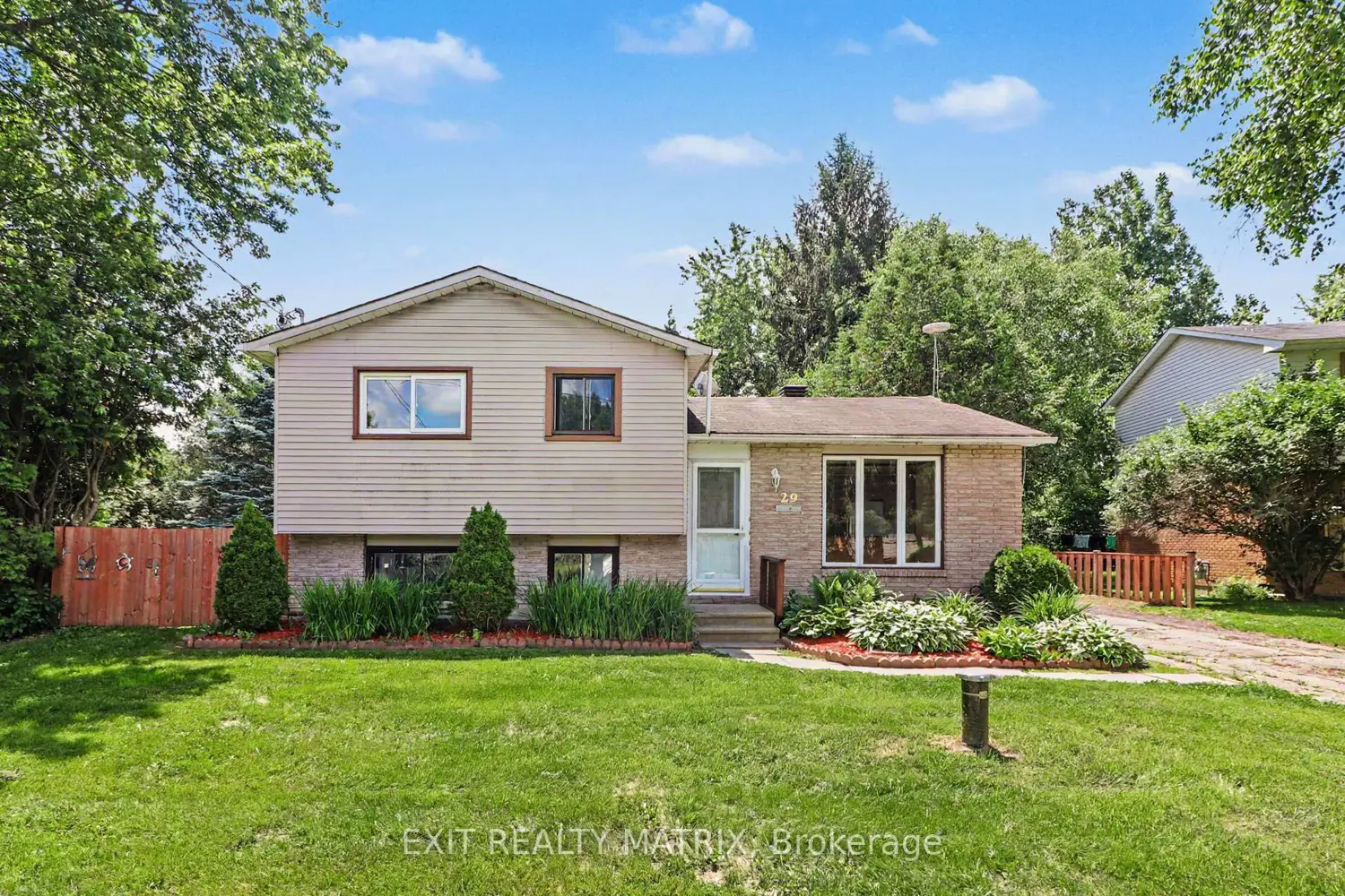 29 Louise Crescent