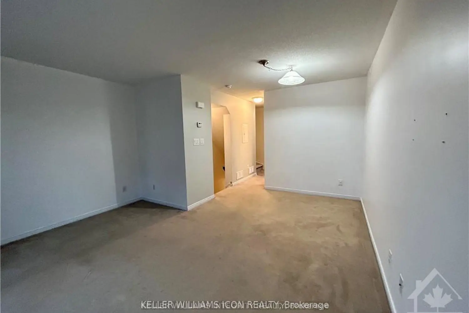 146 Urbancrest Private photo 5