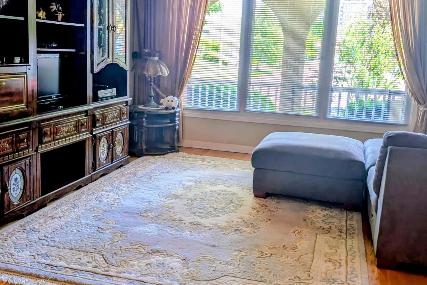 2560 Cynara Road photo 4