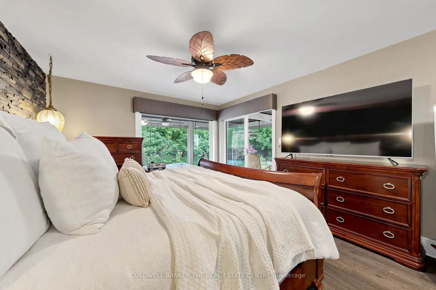 35 Parkside Drive photo 4
