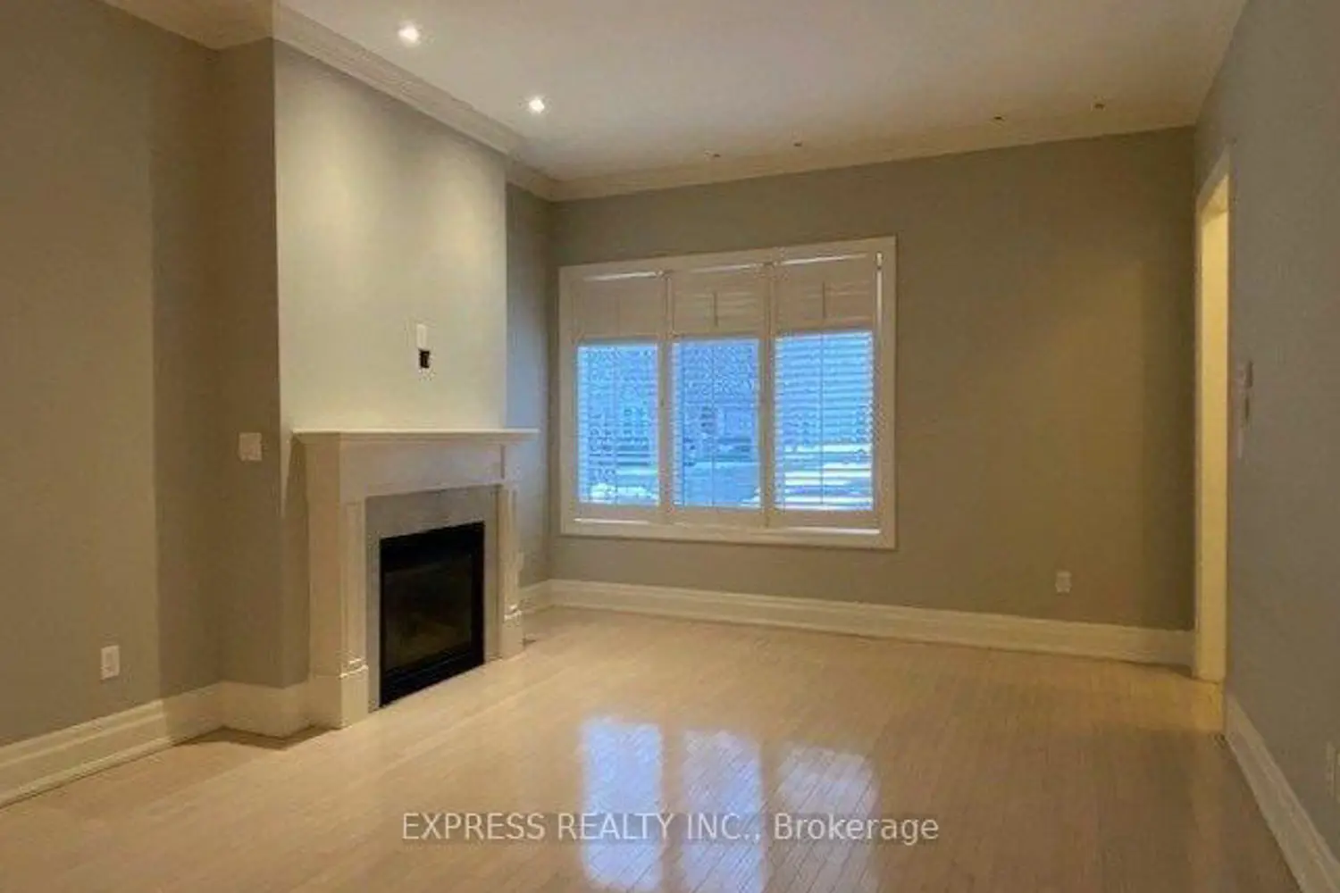51 York Mills Road 302 photo 3