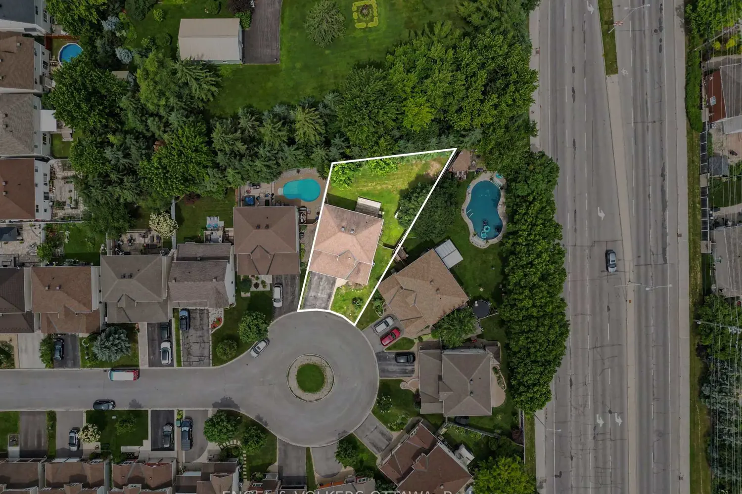11 Glenrose Court photo 5