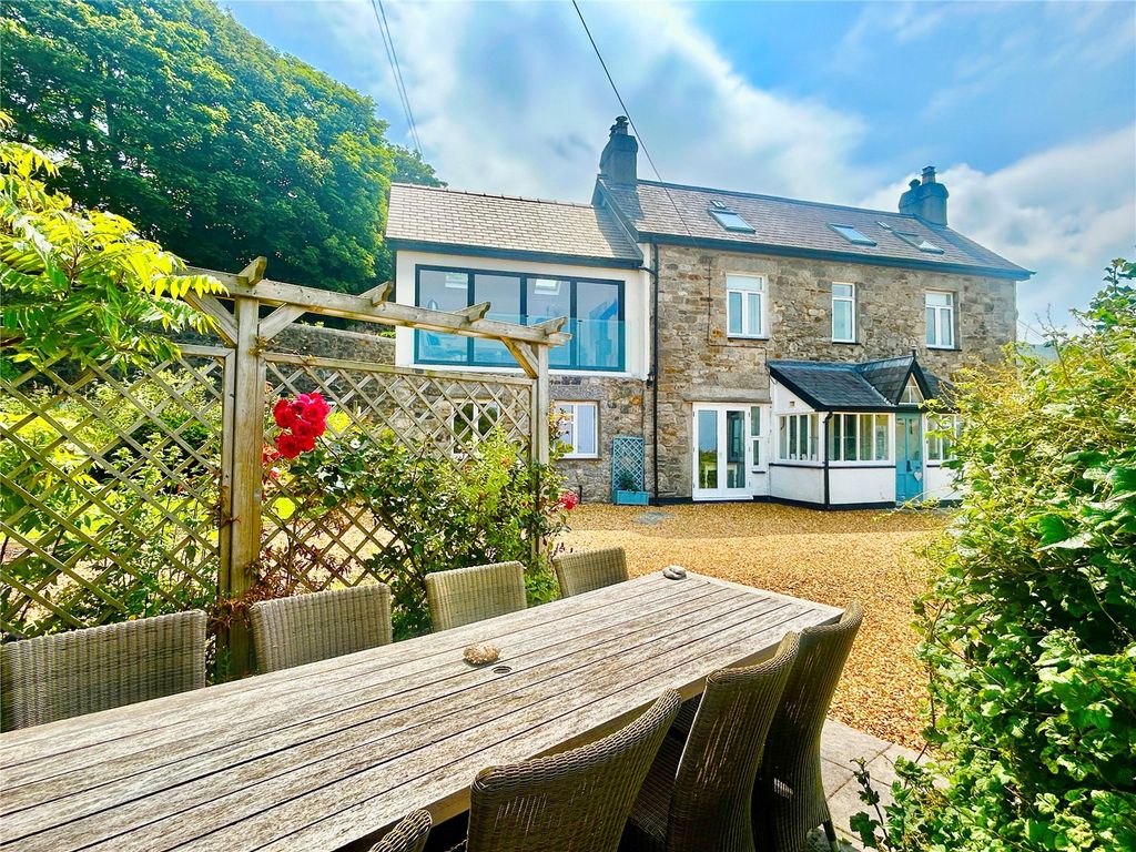 5 bed detached house for saleLlanddona, Beaumaris, Isle Of Anglesey LL58