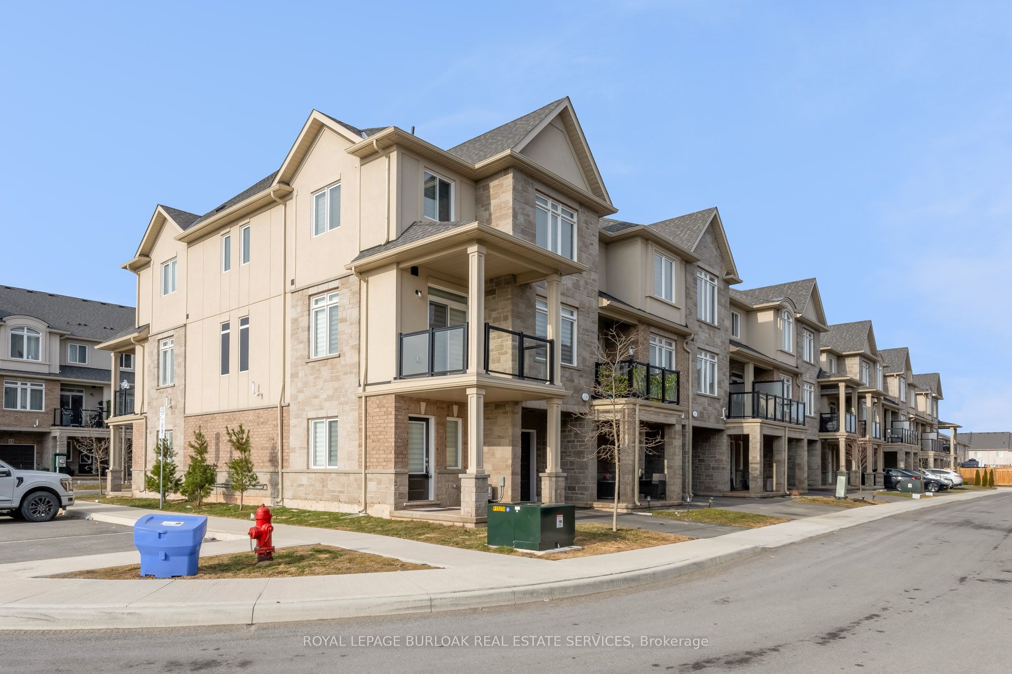 36-40 Zinfandel Drive, Hamilton, ON, L8E 0L1