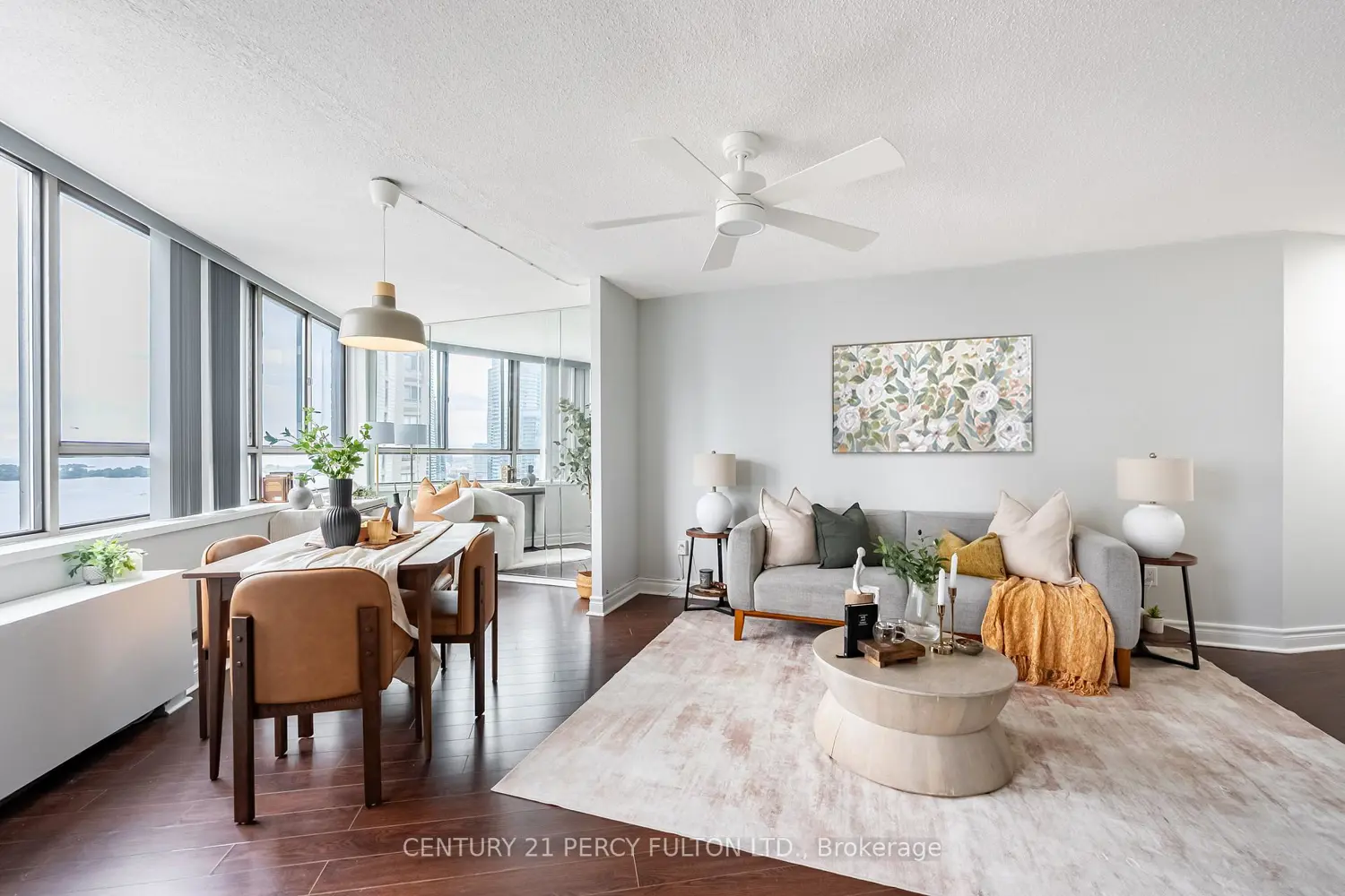 270 Queens Quay 2606 photo 4