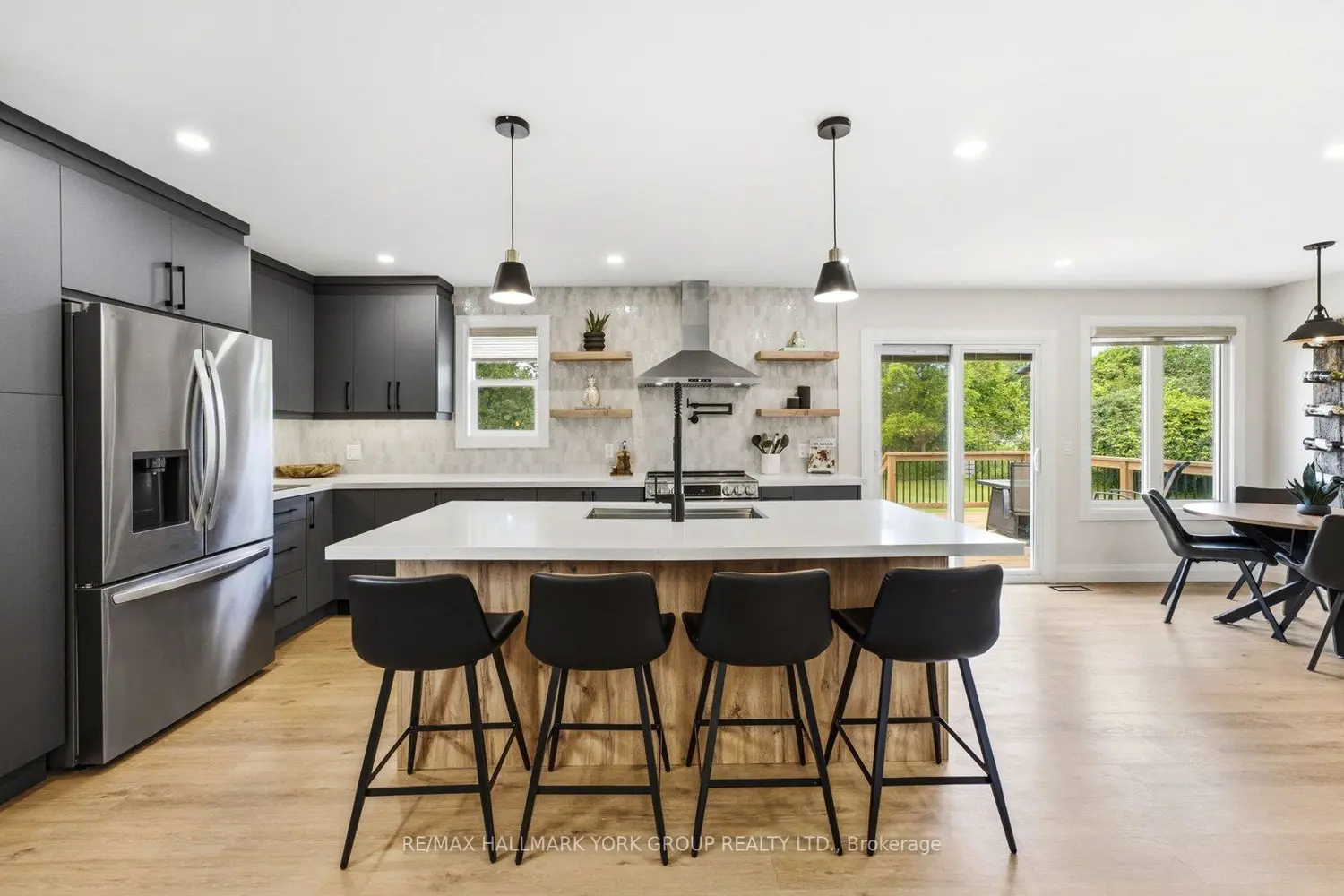 54 Twmarc Avenue photo 4