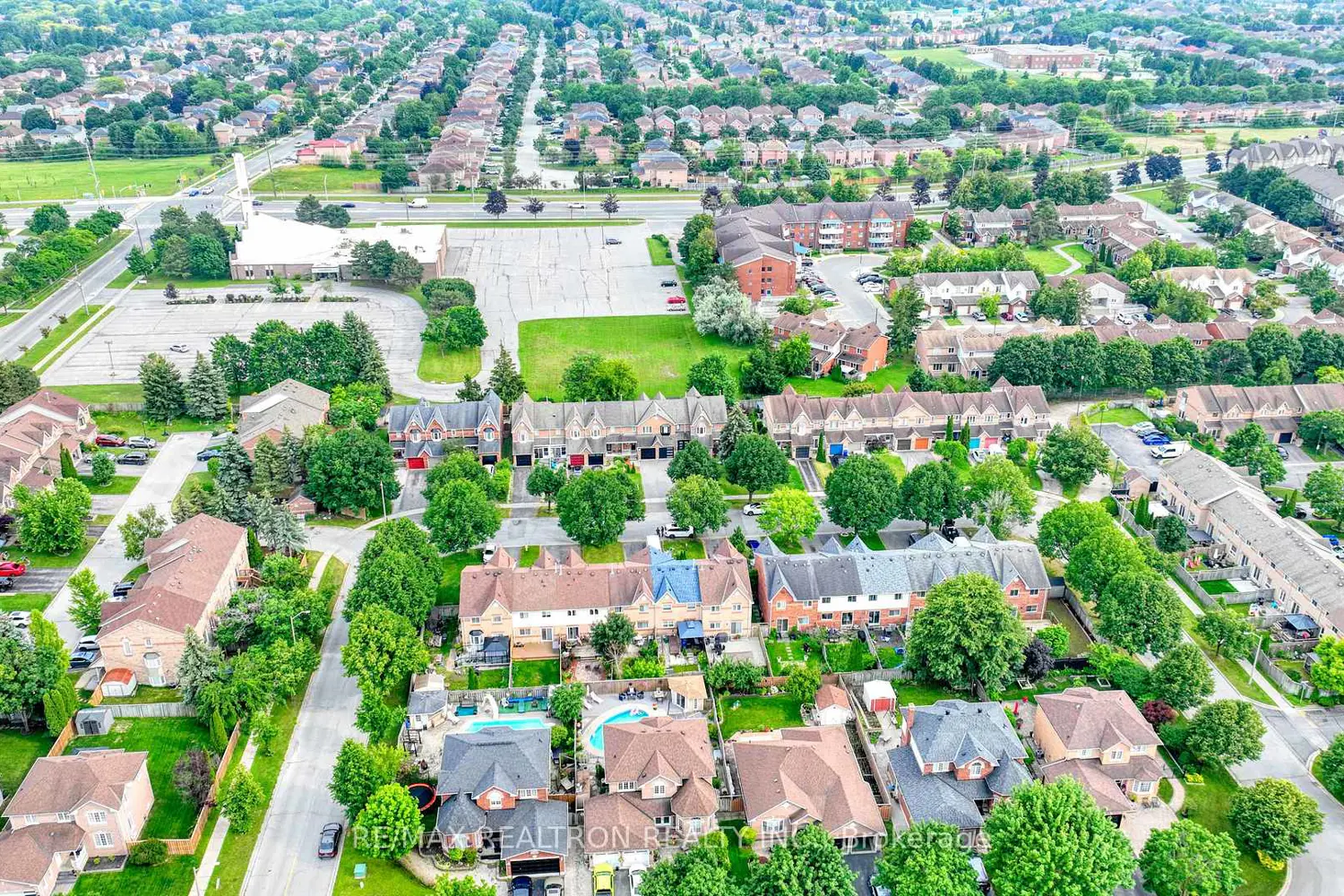 42 Mccullock Crescent