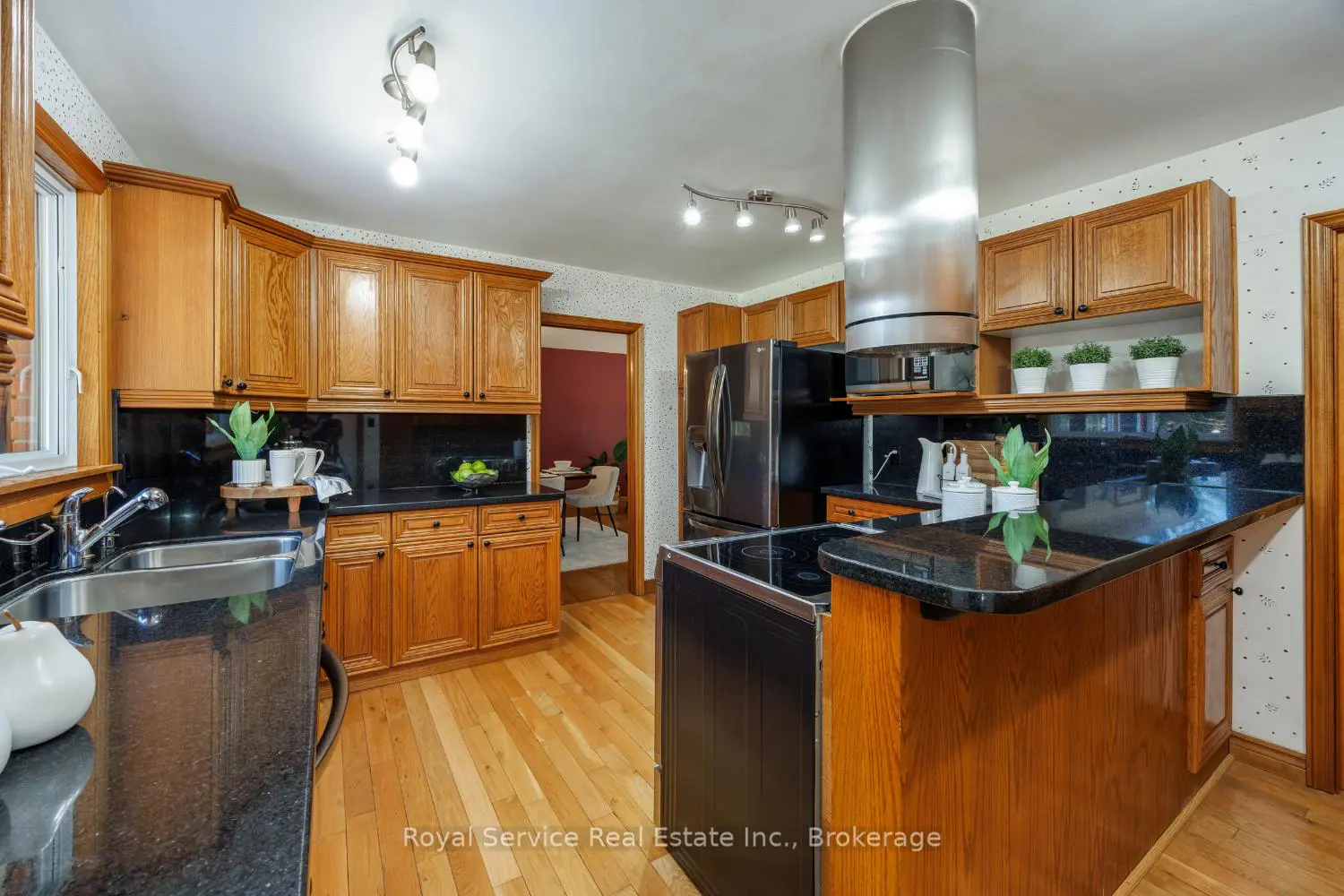 2311 Division Street photo 4