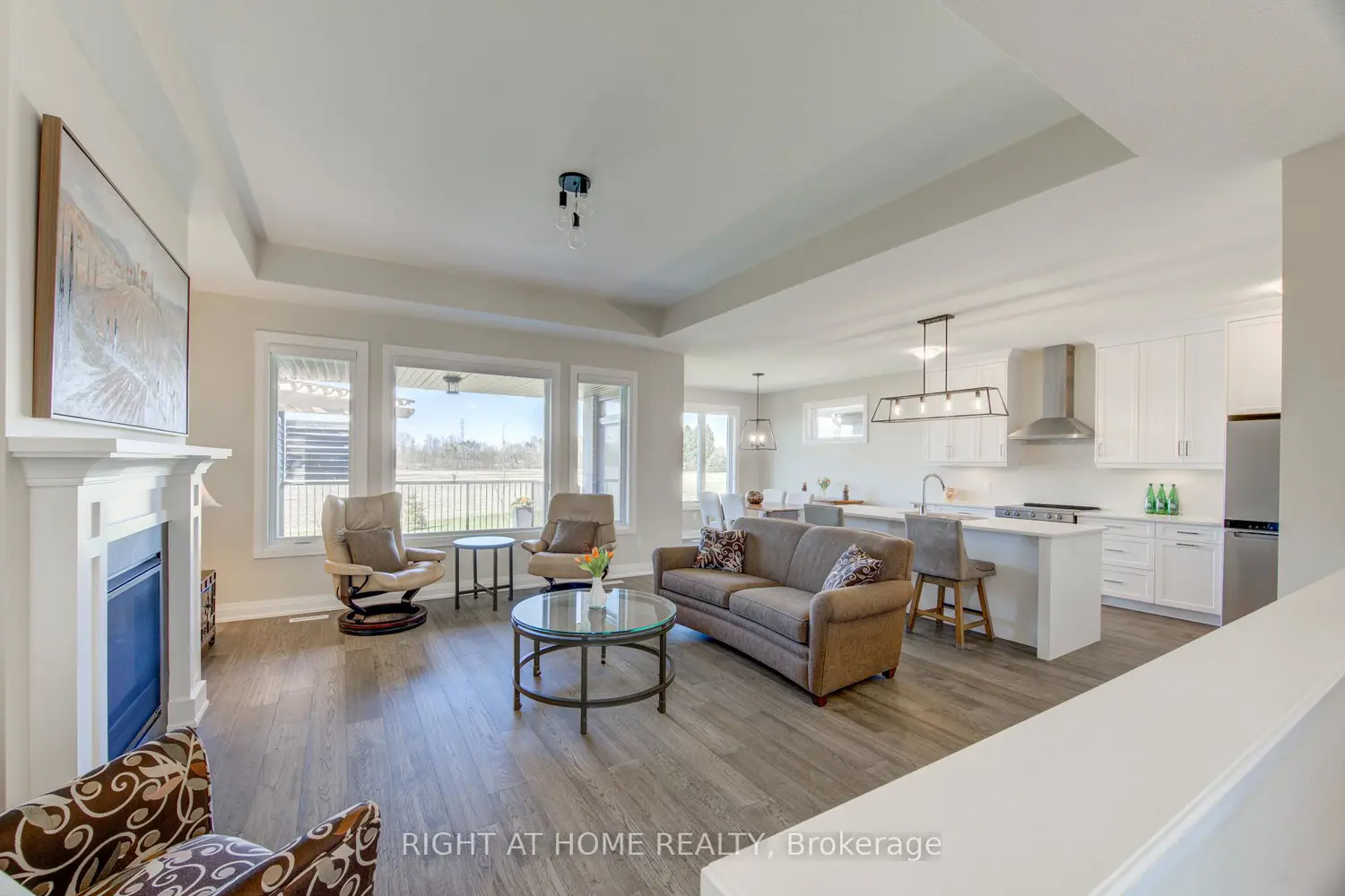 2043 Lockwood Crescent photo 5
