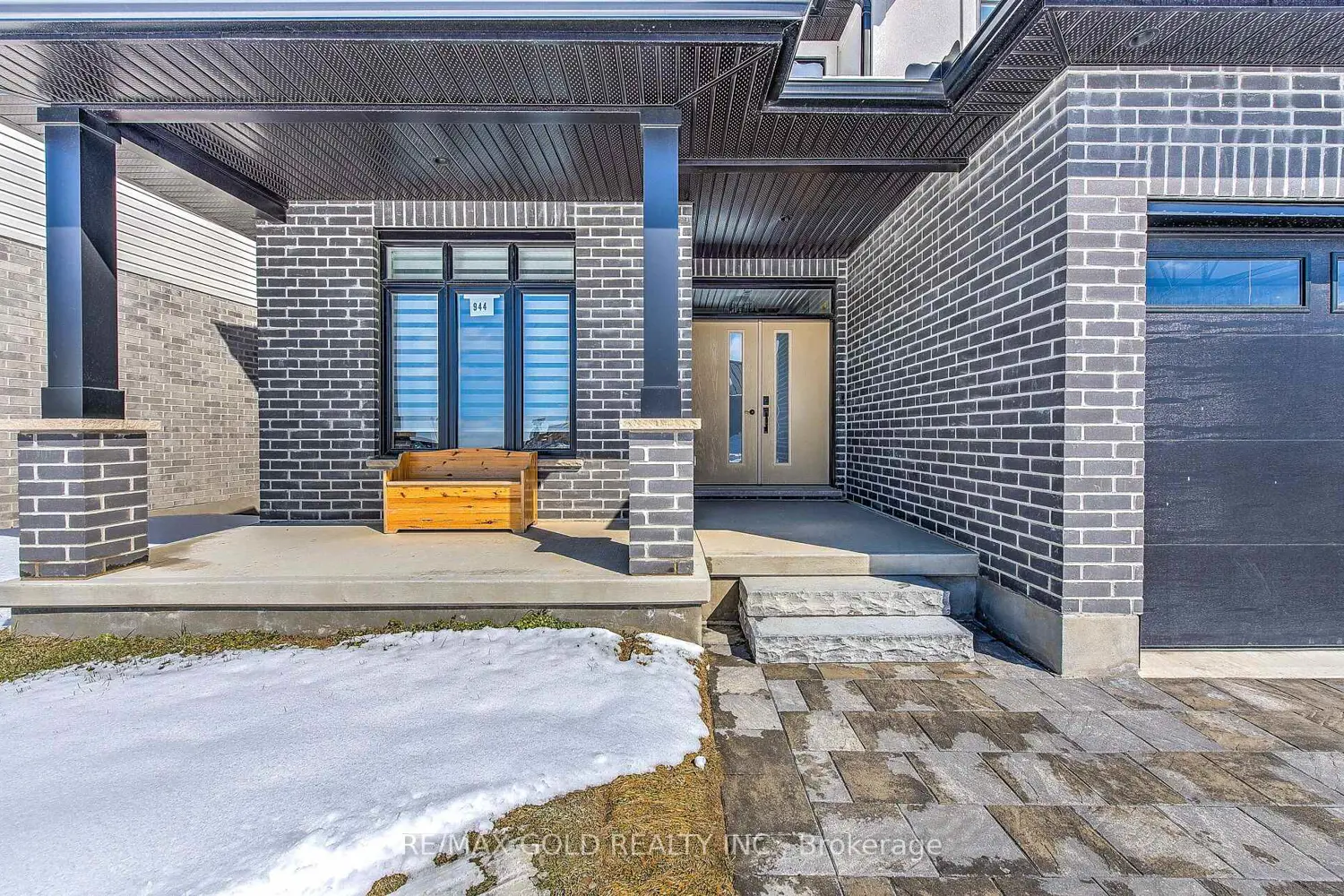 944 Trailsway Avenue photo 3