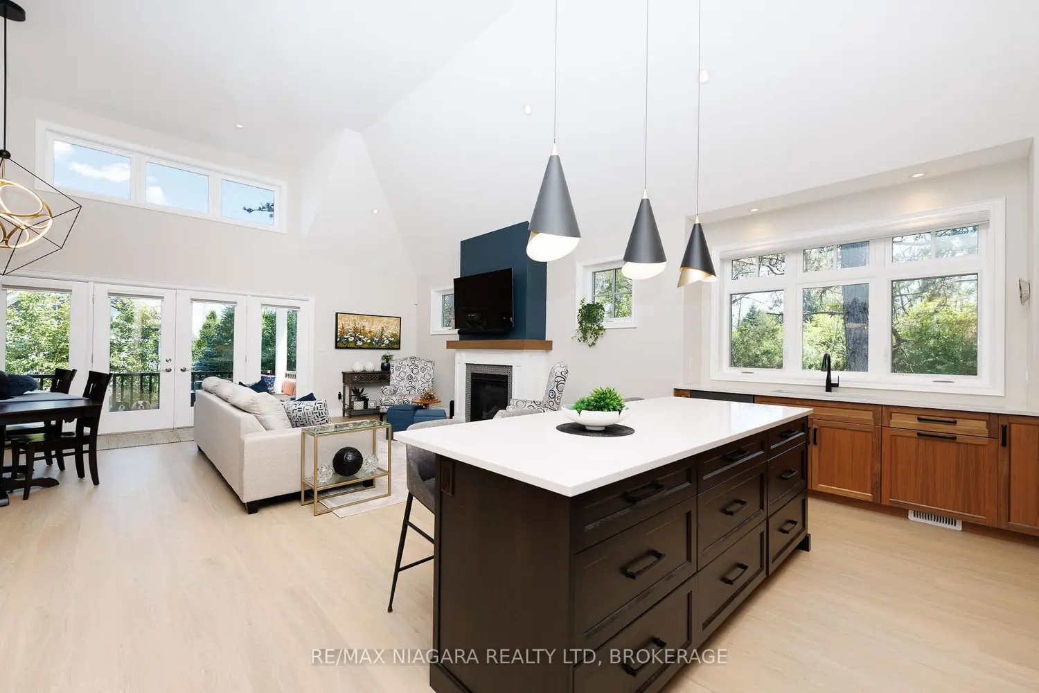 26 Sassafras Row photo 3