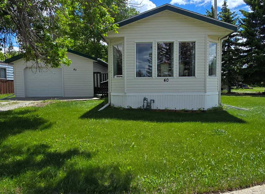 40 Mobile Drive, Three Hills, AB, T0M2A0