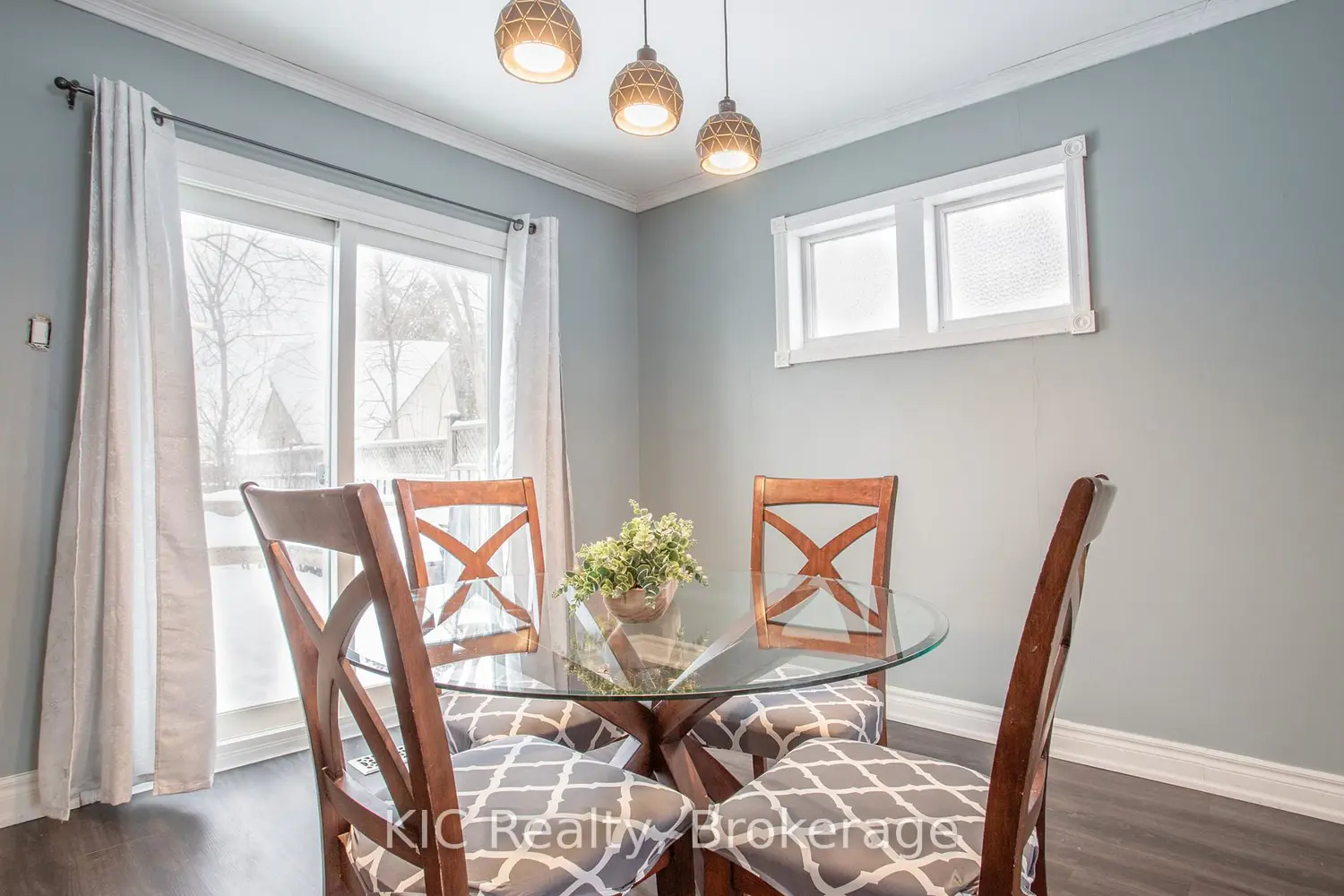 200 Oshawa Boulevard photo 4