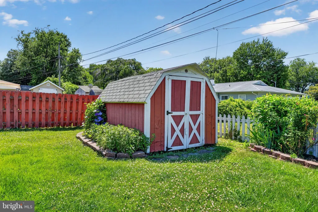 24 Marlin Drive, Newark, DE 19713