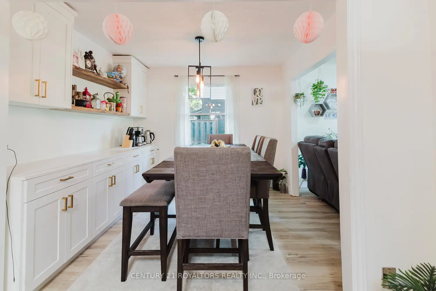 674 Chiddington Avenue photo 3