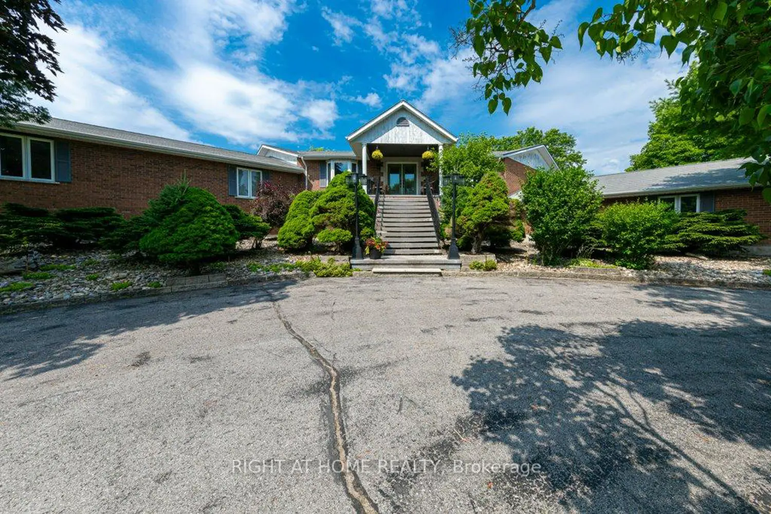 550 Queen Street photo 3