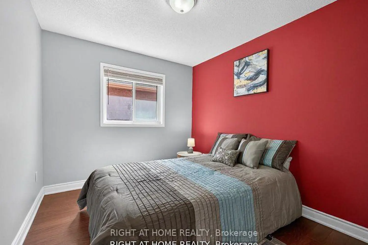 7068 Rosehurst Drive photo 4