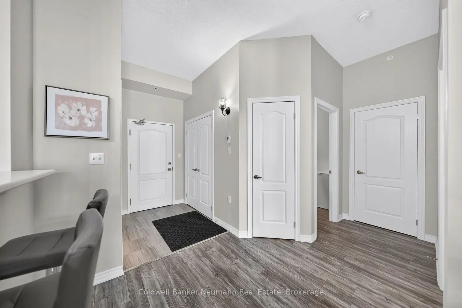 1450 Main Street 412 photo 2