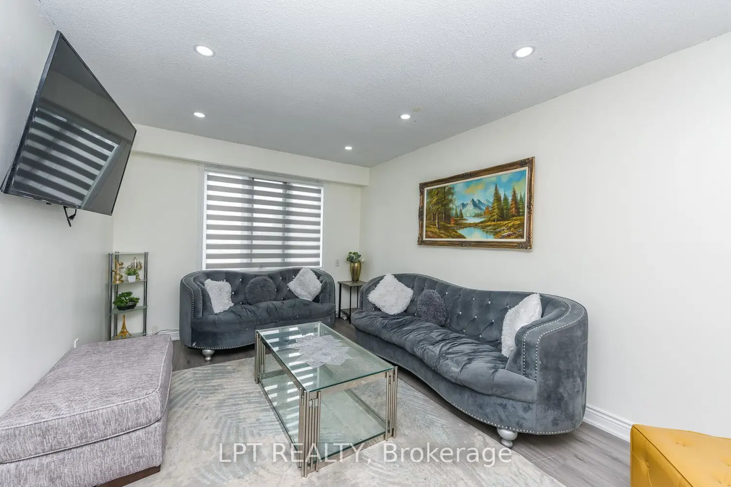 54 Nottawasaga Crescent photo 4