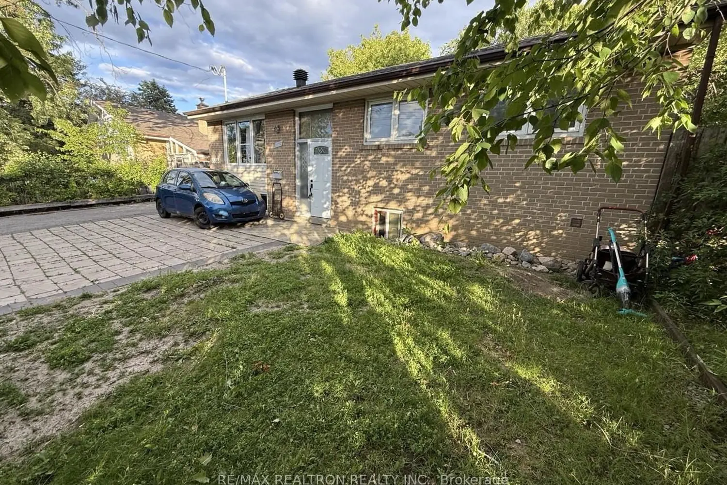 3833 Finch Avenue photo 3
