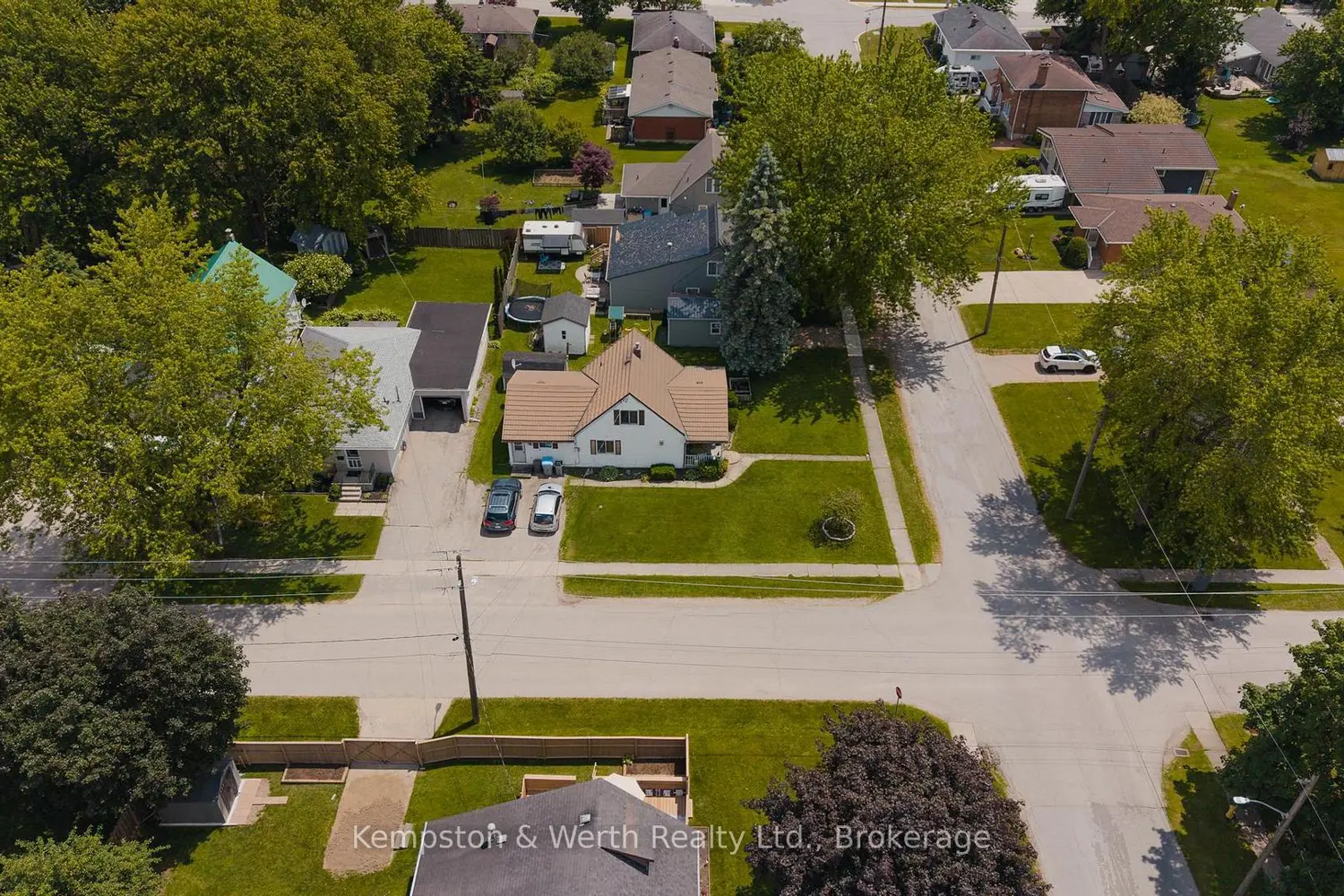 605 Inkerman Street photo 4