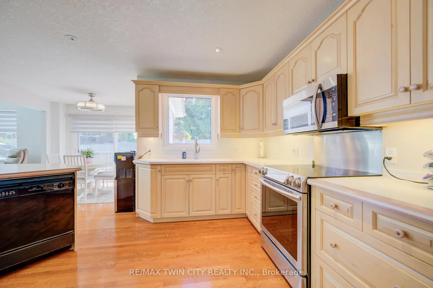54 Stonegate Drive photo 4