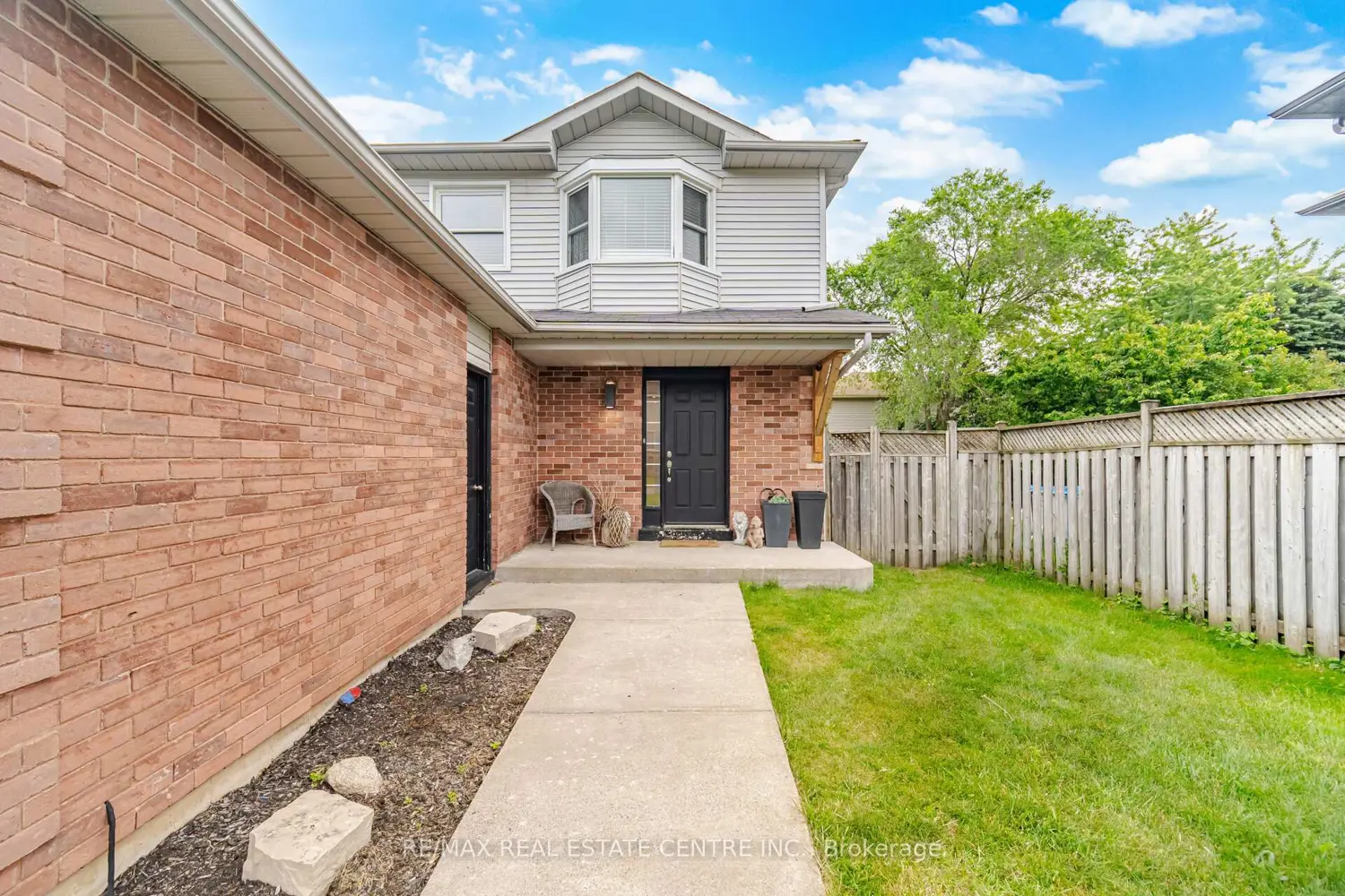 323 Michael Drive photo 2