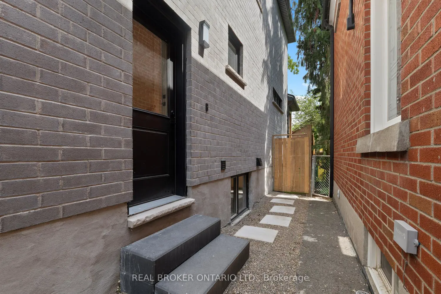 5 Marina Avenue photo 3