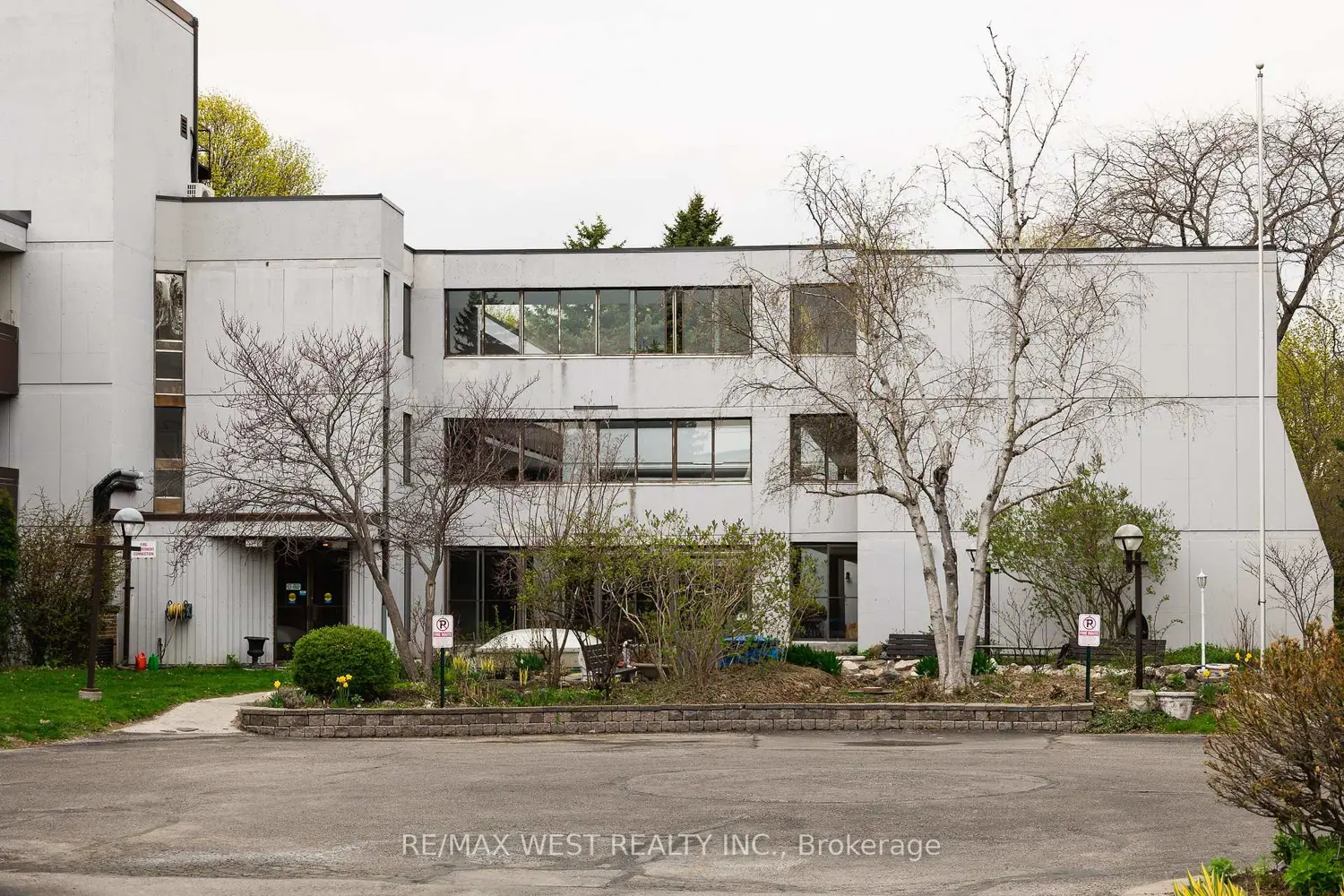 50 Old Kingston Road 1-202