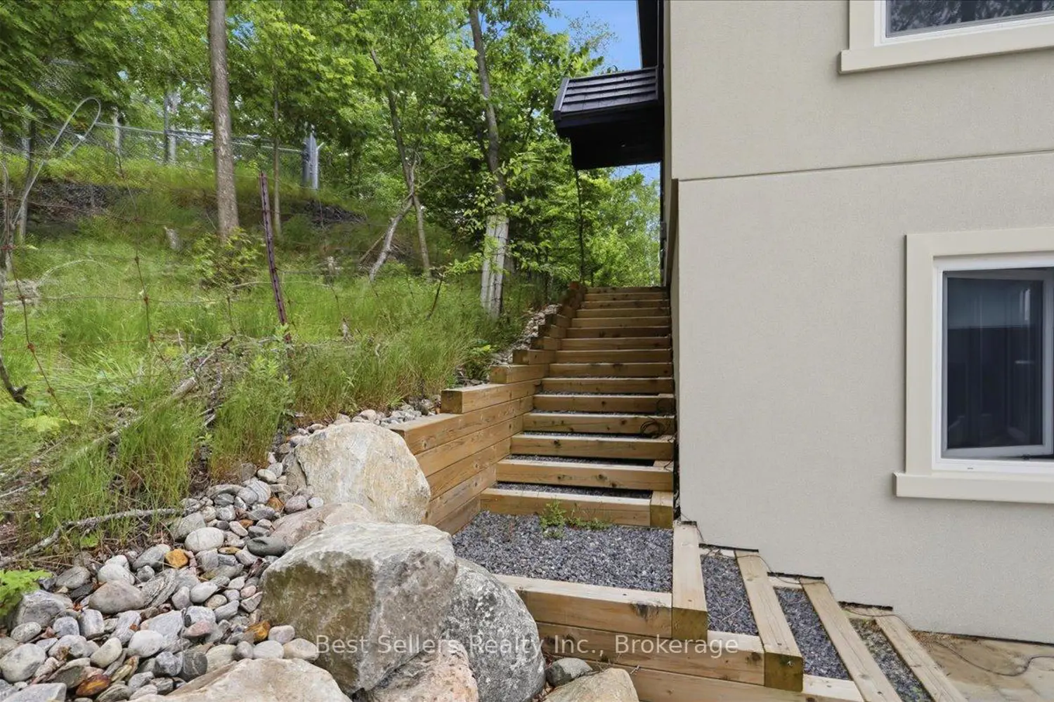 54 Florence Street photo 5