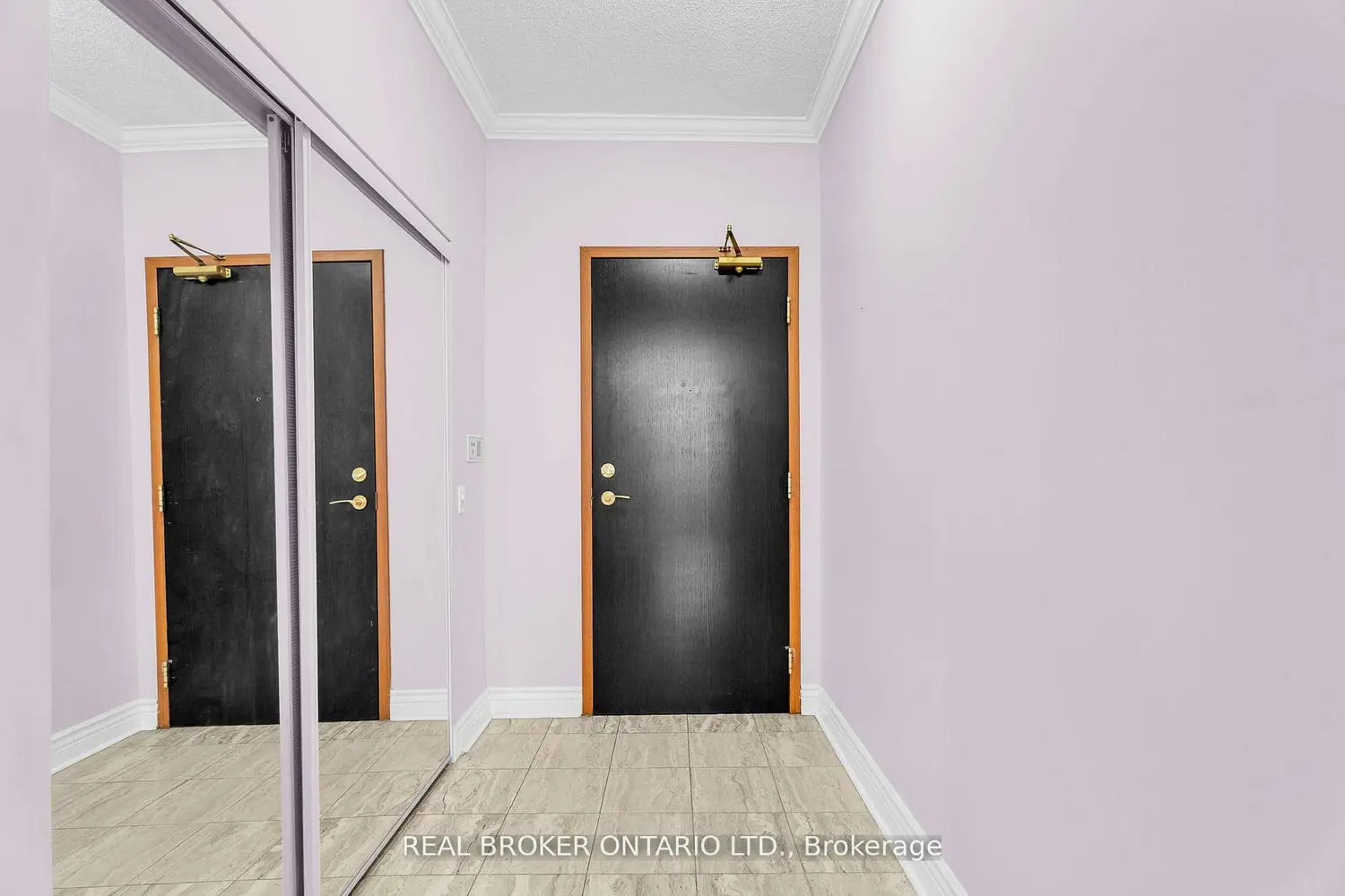 1 Belvedere Court 405 photo 3
