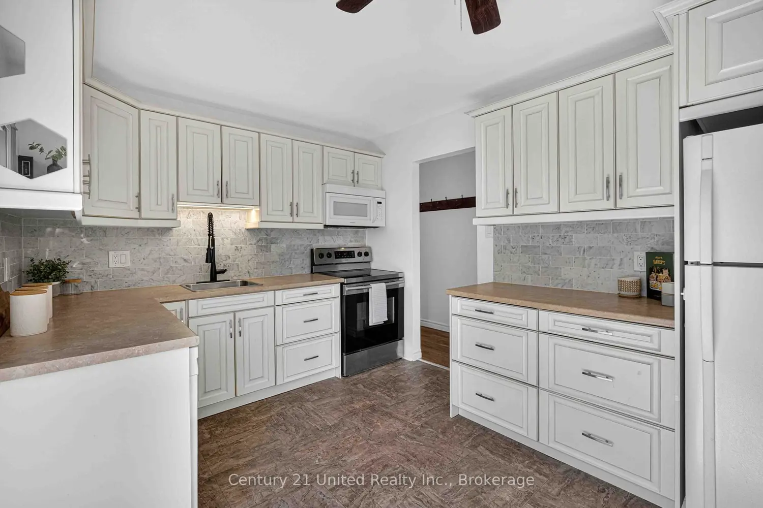 1255 Huntington Circle photo 5
