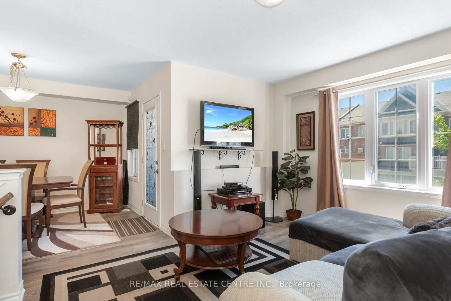 1084 Silk Street photo 5