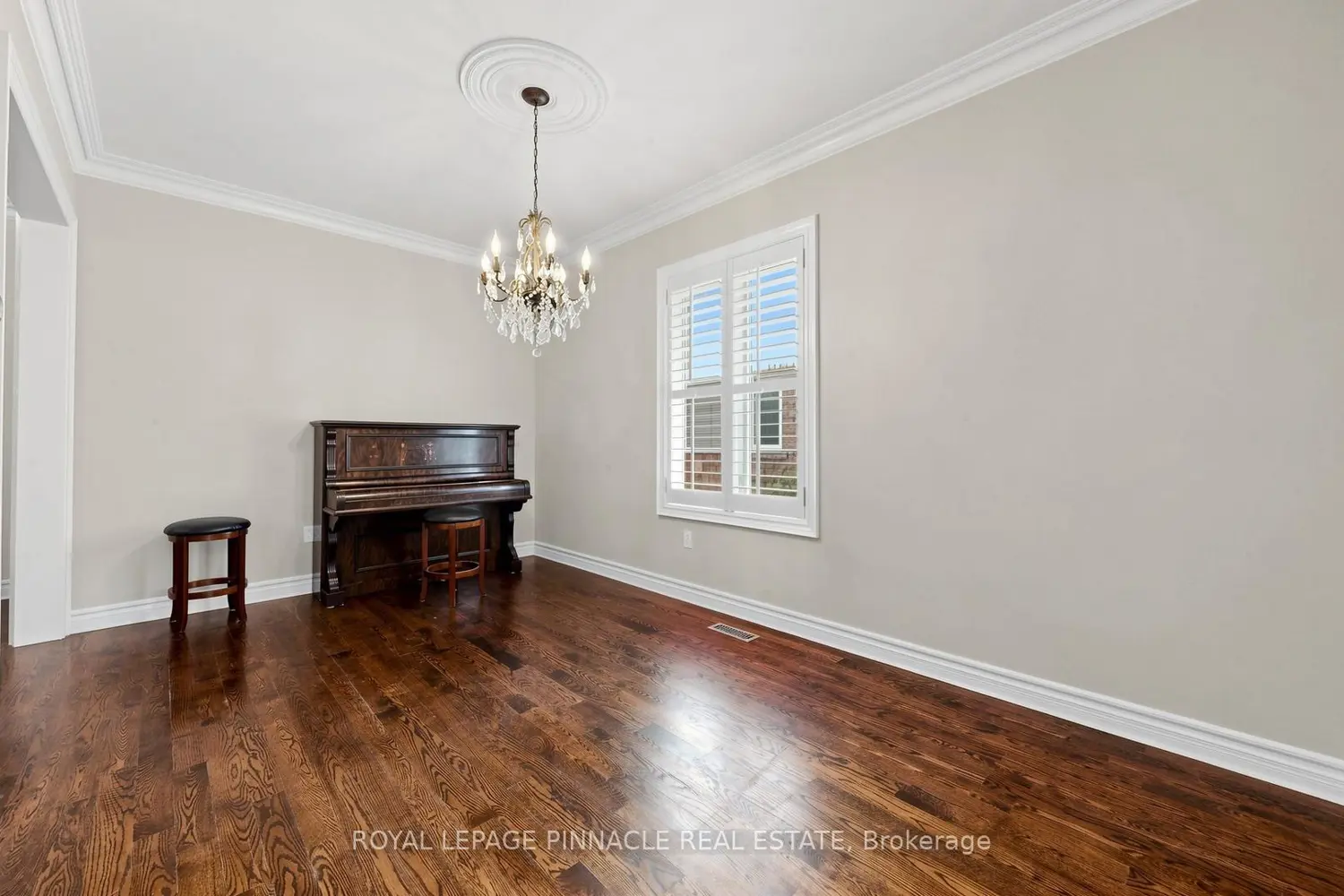 164 Anthony Avenue photo 4