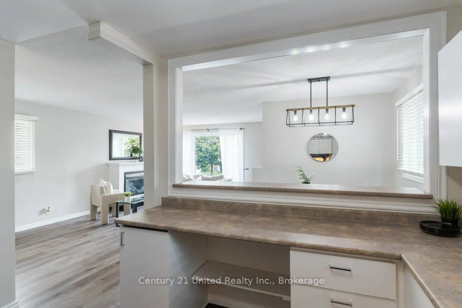 787 Mountain Ash Road photo 5