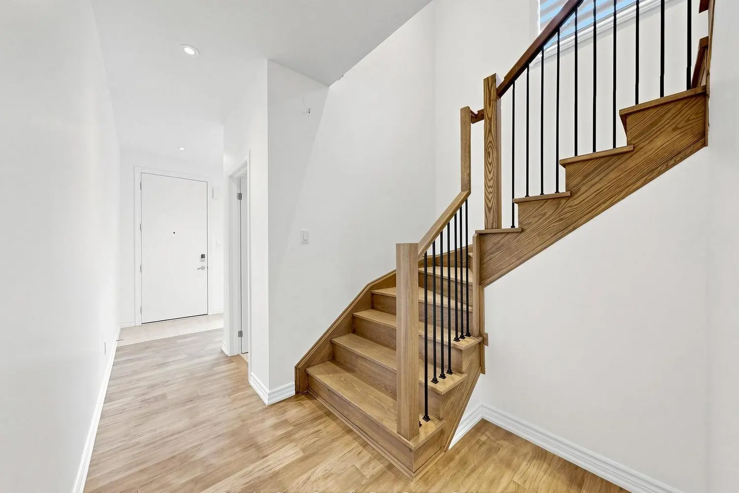 121 Sebastian Street 86 photo 2