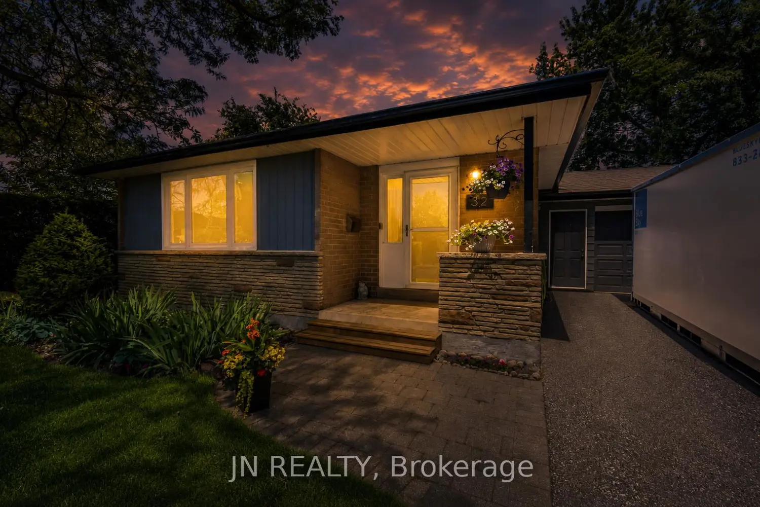 32 Barkwood Court photo 2