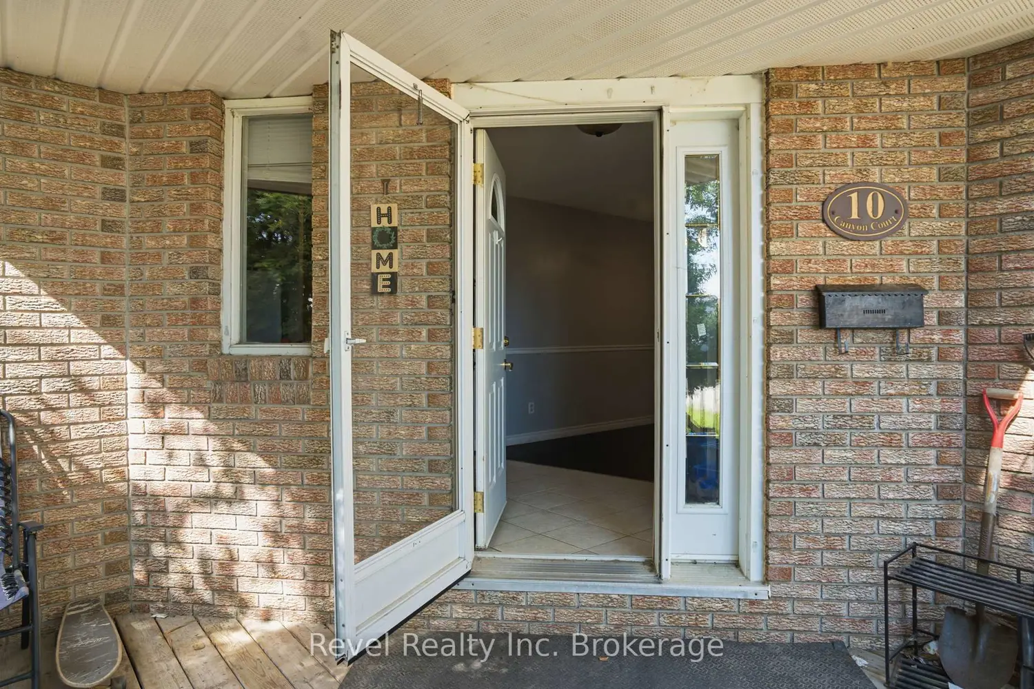 10 Canyon Court photo 3