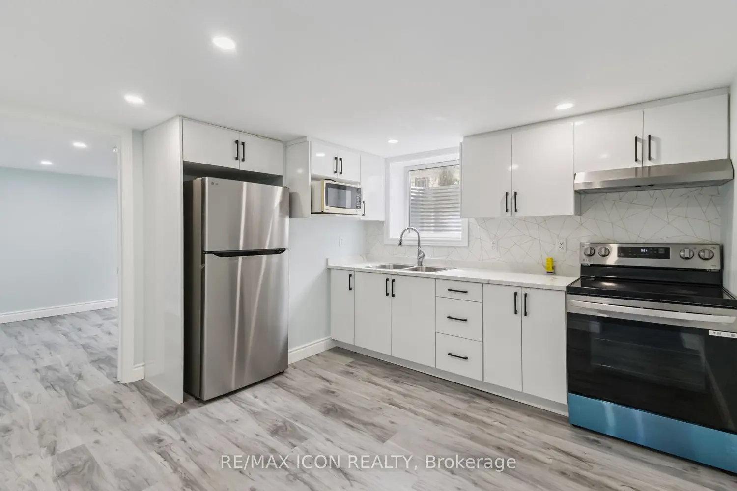 145 Gladstone Avenue photo 4