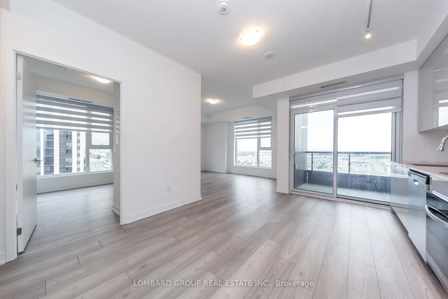 10 Abeja Street 1120 photo 3
