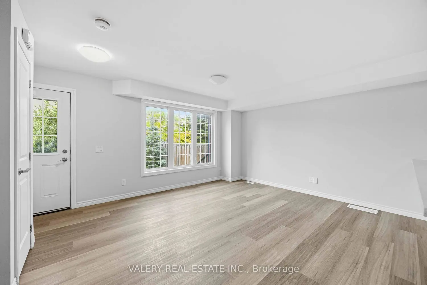 250 Penetanguishene Road 14 photo 4