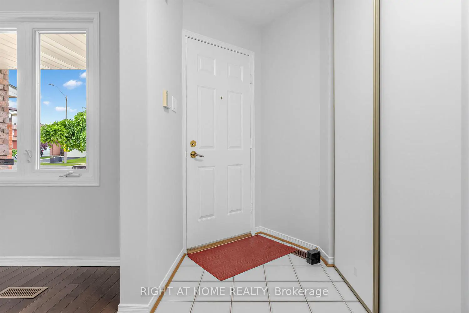 208 Kingsbridge Garden Circle photo 3